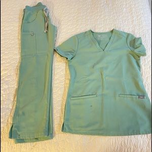 Petite figs in Jade color